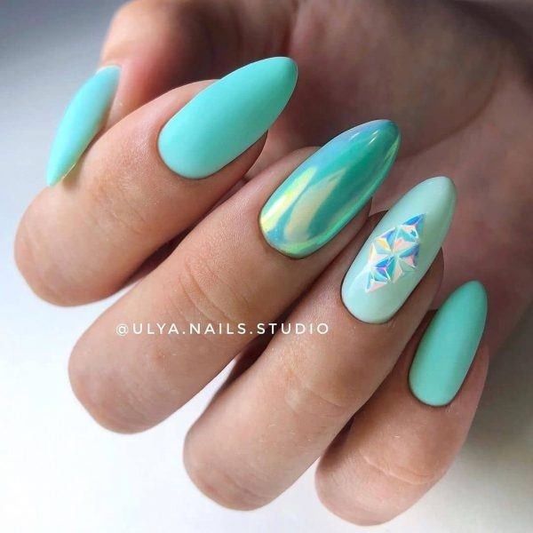 Маникюр с втиркой: необыкновенные идеи дизайна 2021 Маникюр с втиркой: необыкновенные идеи дизайна 2021