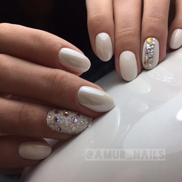 Маникюр с втиркой: необыкновенные идеи дизайна 2021 Маникюр с втиркой: необыкновенные идеи дизайна 2021