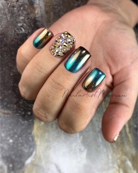 Маникюр с втиркой: необыкновенные идеи дизайна 2021 Маникюр с втиркой: необыкновенные идеи дизайна 2021