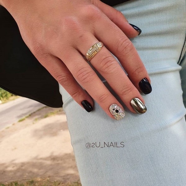 Маникюр с втиркой: необыкновенные идеи дизайна 2021 Маникюр с втиркой: необыкновенные идеи дизайна 2021