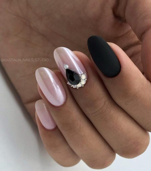 Маникюр с втиркой: необыкновенные идеи дизайна 2021 Маникюр с втиркой: необыкновенные идеи дизайна 2021