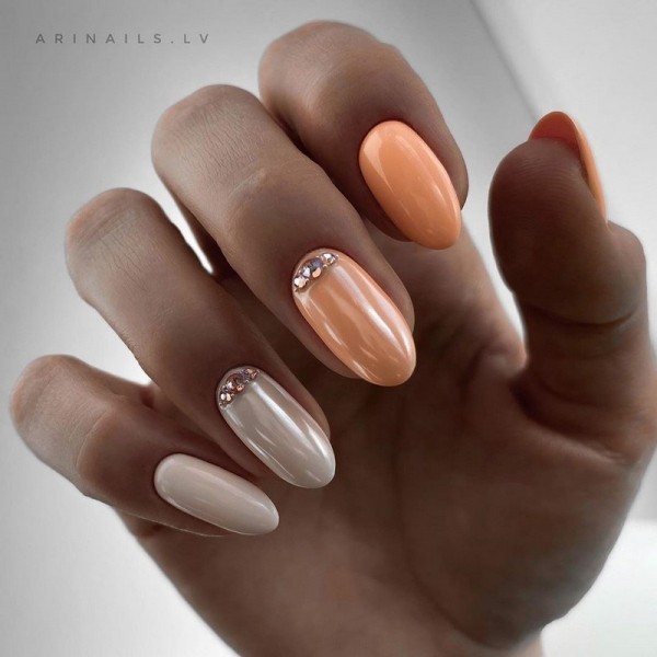 Маникюр с втиркой: необыкновенные идеи дизайна 2021 Маникюр с втиркой: необыкновенные идеи дизайна 2021