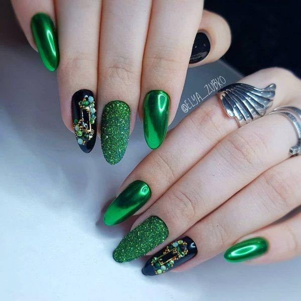 Маникюр с втиркой: необыкновенные идеи дизайна 2021 Маникюр с втиркой: необыкновенные идеи дизайна 2021