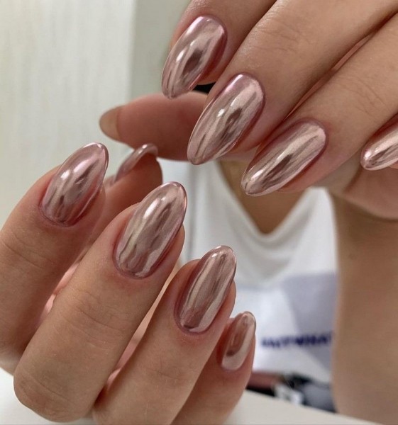 Маникюр с втиркой: необыкновенные идеи дизайна 2021 Маникюр с втиркой: необыкновенные идеи дизайна 2021