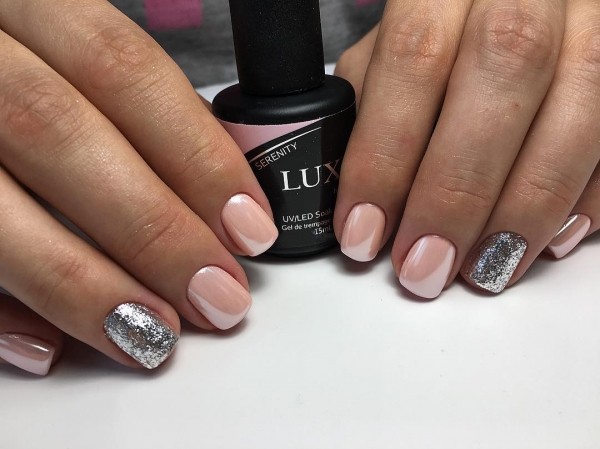 Маникюр с втиркой: необыкновенные идеи дизайна 2021 Маникюр с втиркой: необыкновенные идеи дизайна 2021