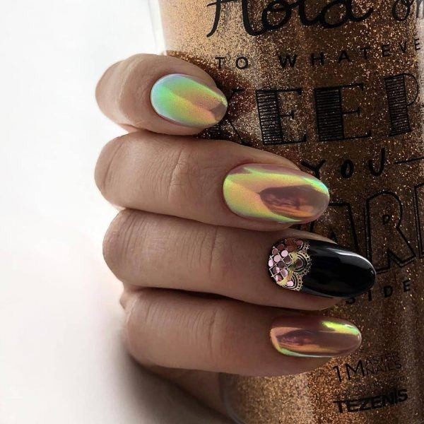 Маникюр с втиркой: необыкновенные идеи дизайна 2021 Маникюр с втиркой: необыкновенные идеи дизайна 2021