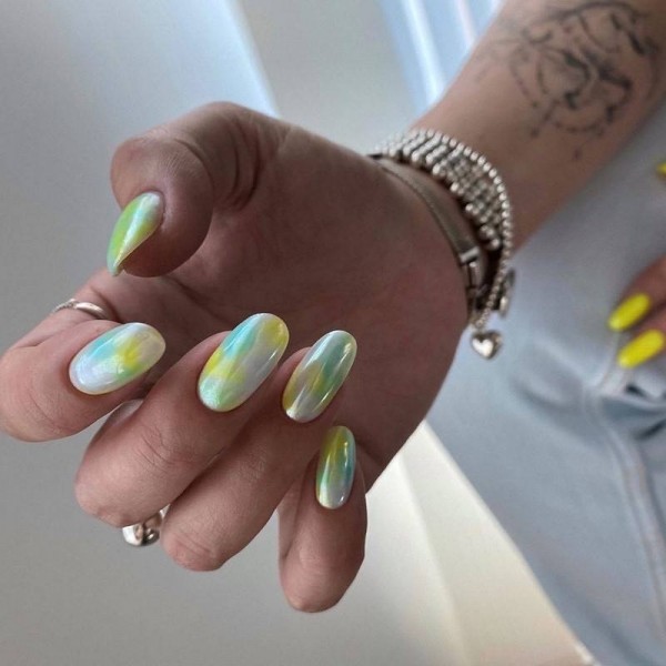 Маникюр с втиркой: необыкновенные идеи дизайна 2021 Маникюр с втиркой: необыкновенные идеи дизайна 2021