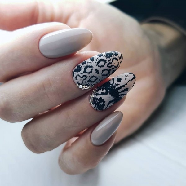 Маникюр с втиркой: необыкновенные идеи дизайна 2021 Маникюр с втиркой: необыкновенные идеи дизайна 2021