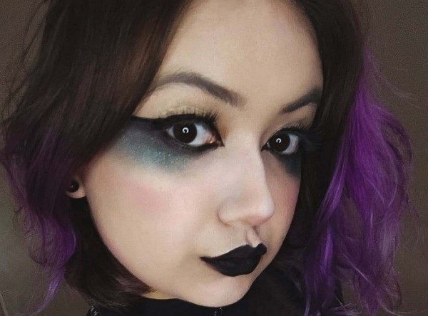 Макияж «глаза Бардо»: как повторить тренд социальных сетей, кому и для каких случаев он подойдет Макияж «глаза Бардо»: как повторить тренд социальных сетей, кому и для каких случаев он подойдет